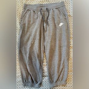 Nike Capri Joggers